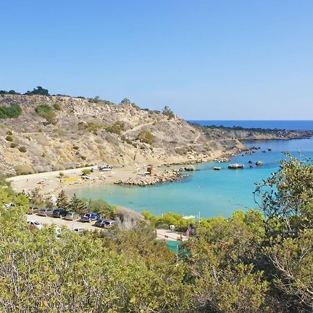 Meryl - Coralli Beachfront Apartment Протарас Екстериор снимка