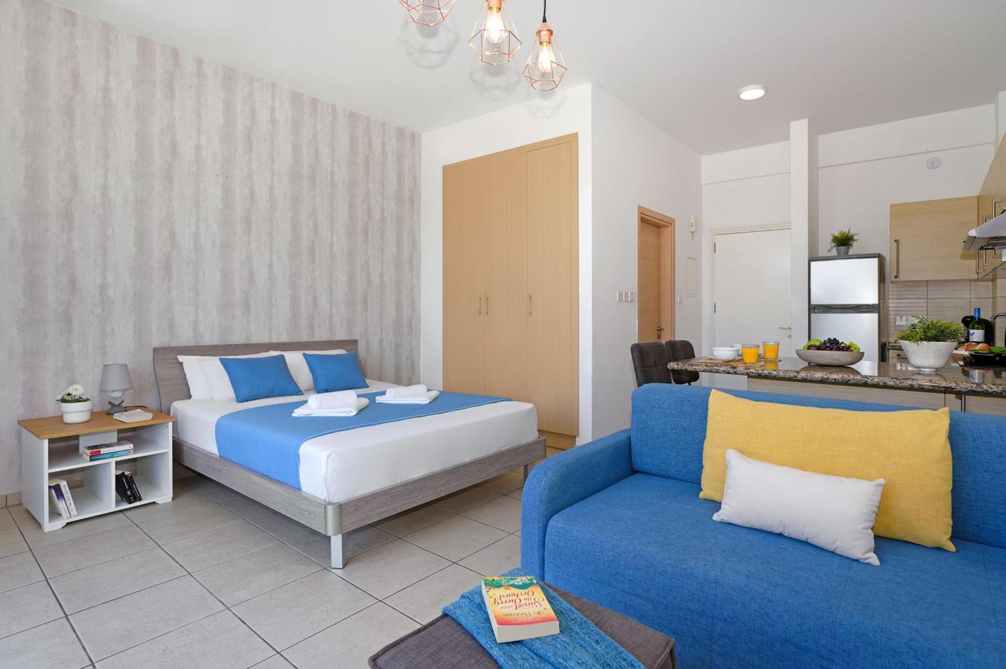 Meryl - Coralli Beachfront Apartment Протарас Екстериор снимка